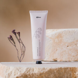 Alma VALENSOLE - Pečující tělový krém s fermentovanými laktobacily a ovesným extraktem 150 ml